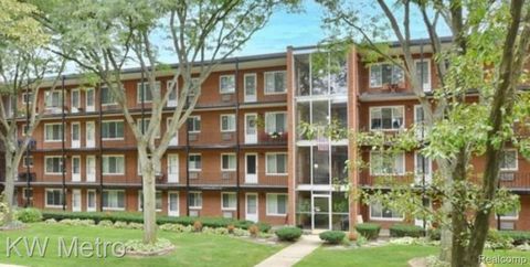 2925 W 13 Mile Road 405 Royal Oak City MI 48073