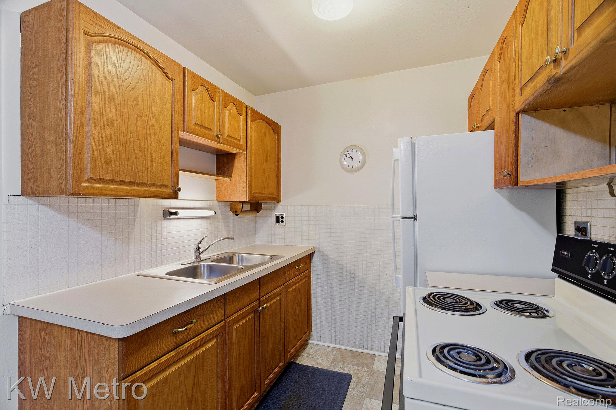 2925 W 13 Mile Road 405