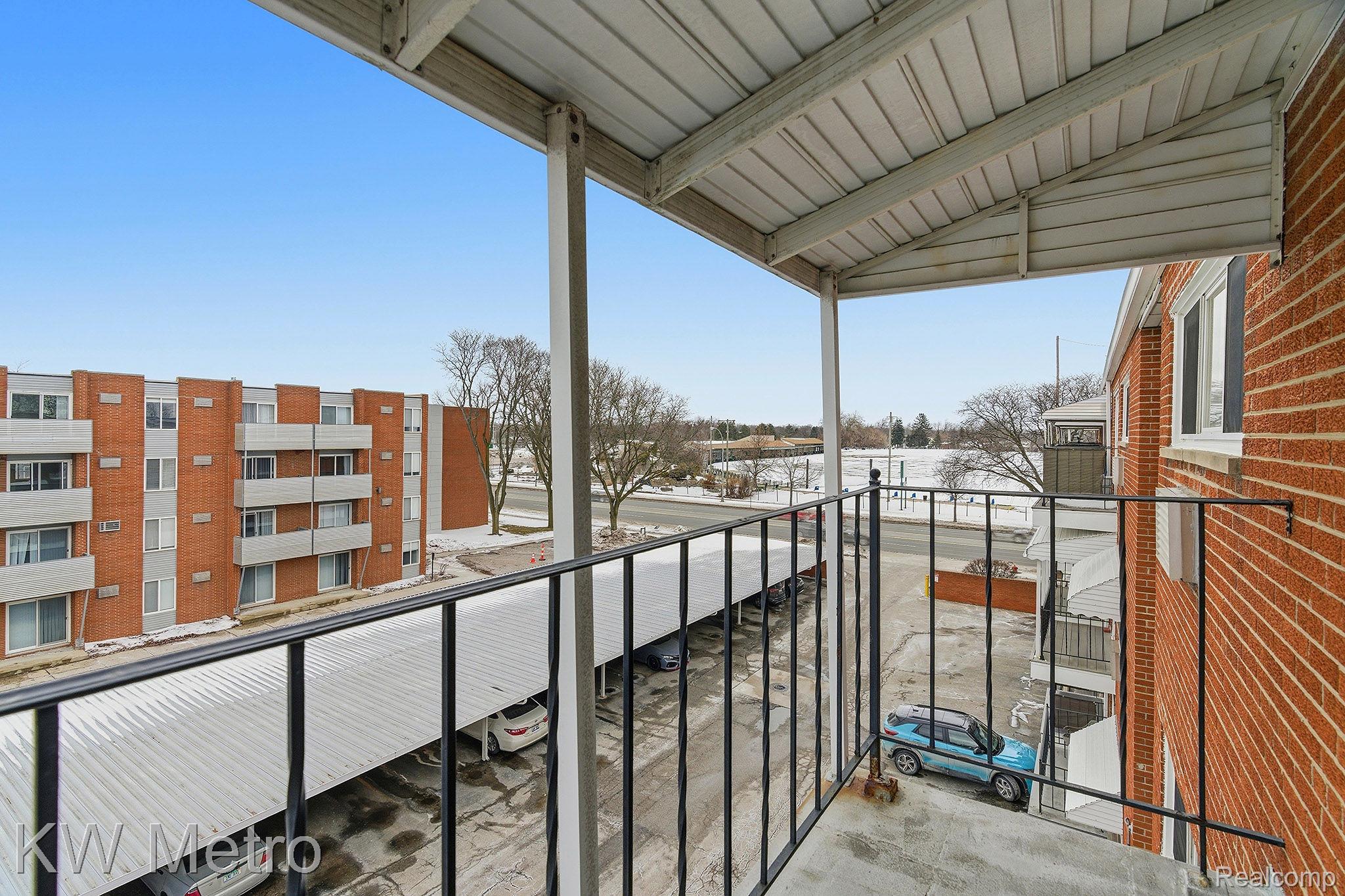 2925 W 13 Mile Road 405