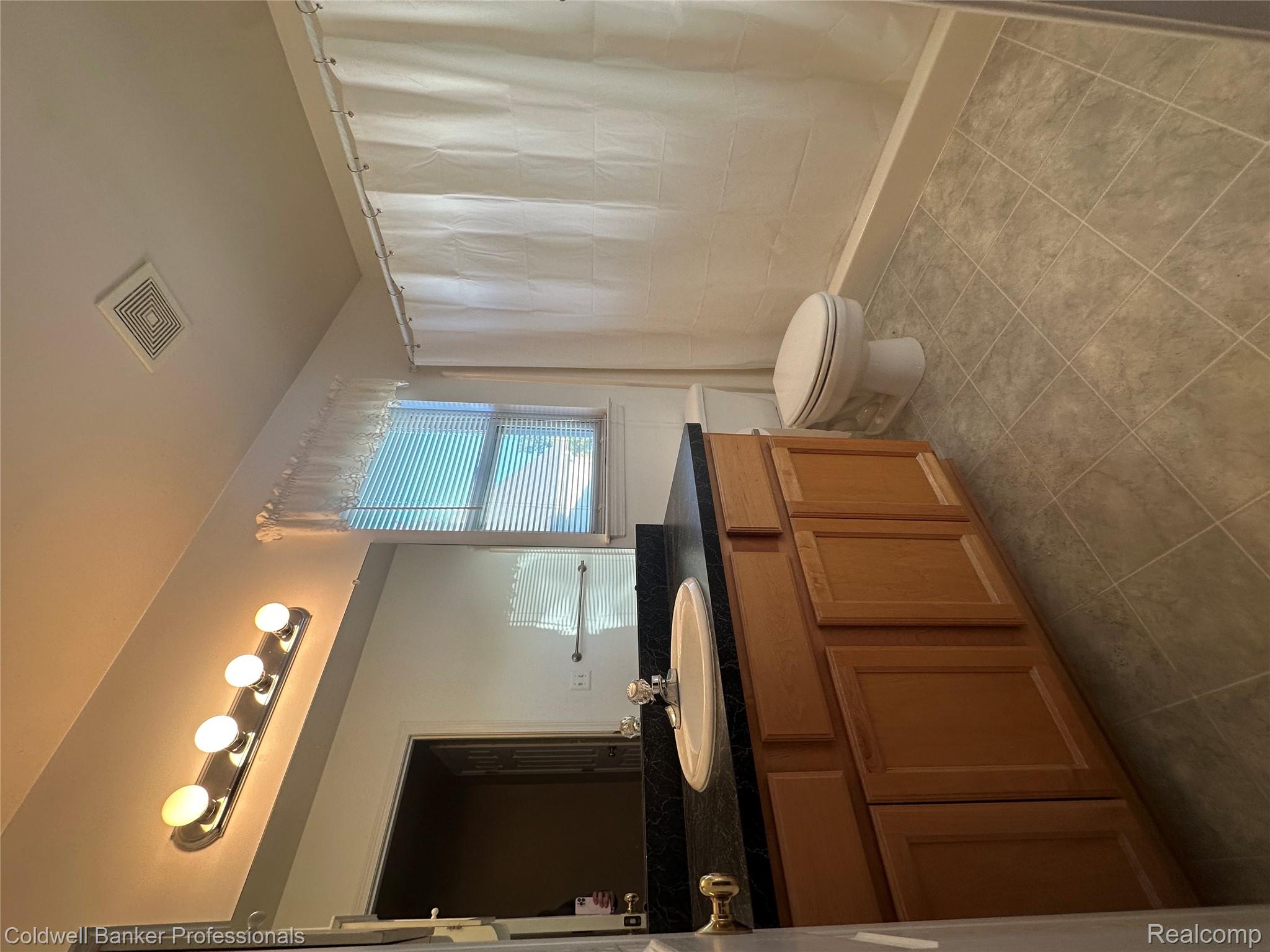 60 Old Carriage Lane