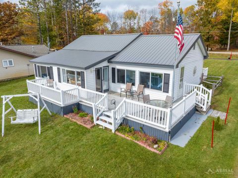 Tiny photo for 8483 Lakeview, Plainfield Township, MI 48739 (MLS # 77080066173)