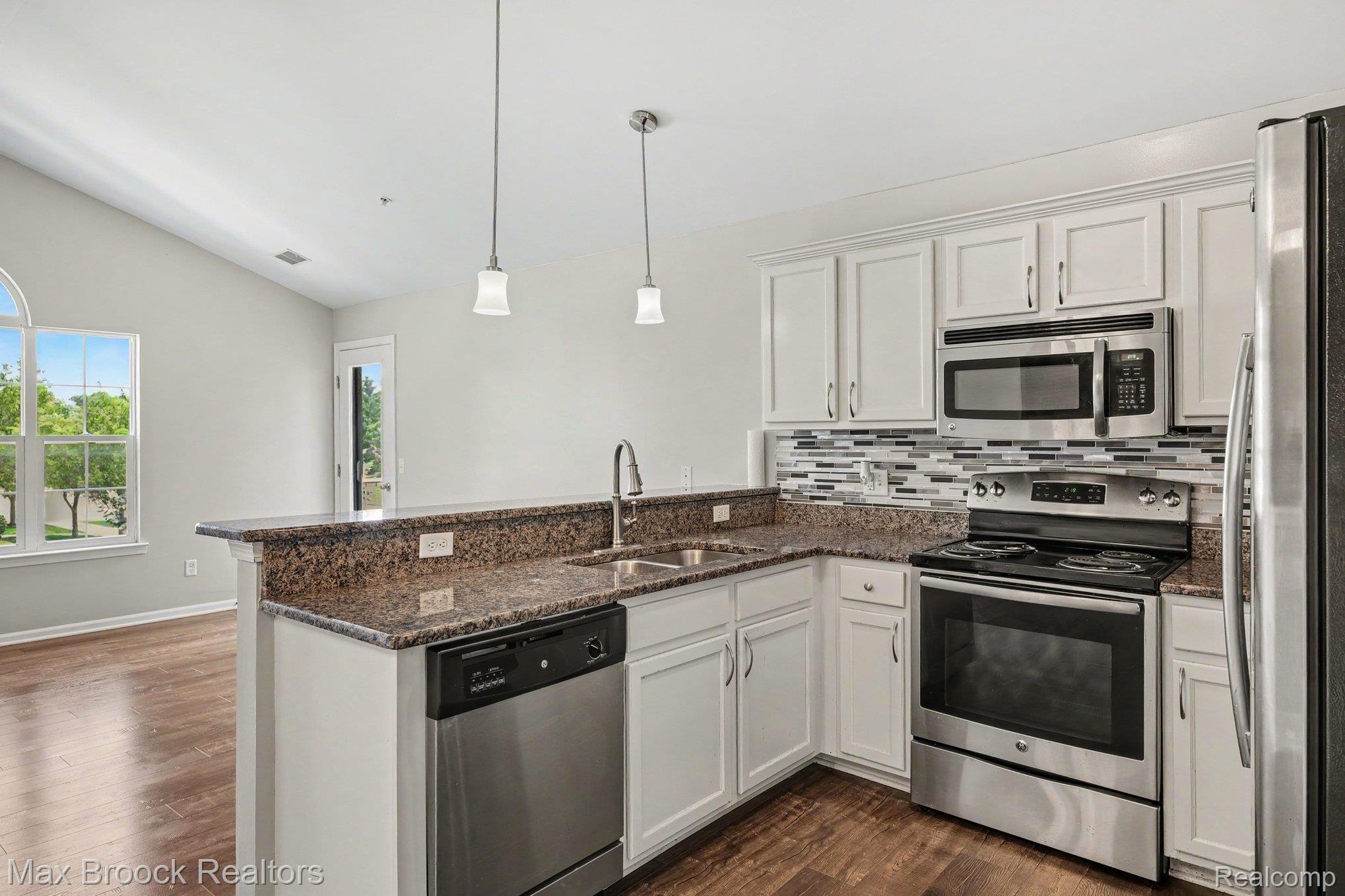 49086 W Woods Drive