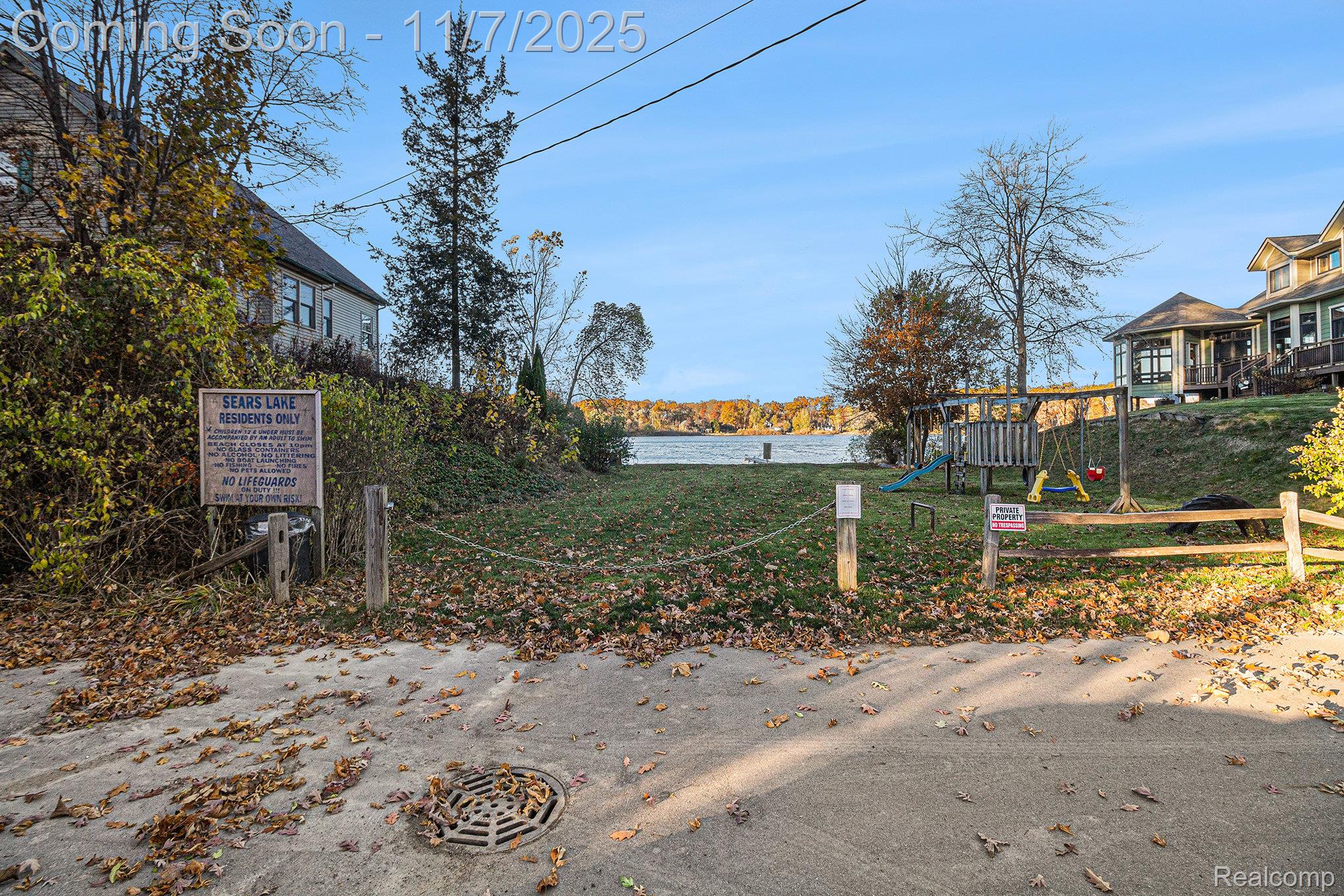 Milford Charter Township, Michigan 48380, United States, 2 Bedrooms Bedrooms, ,2 BathroomsBathrooms,Residential,Coming Soon,238924