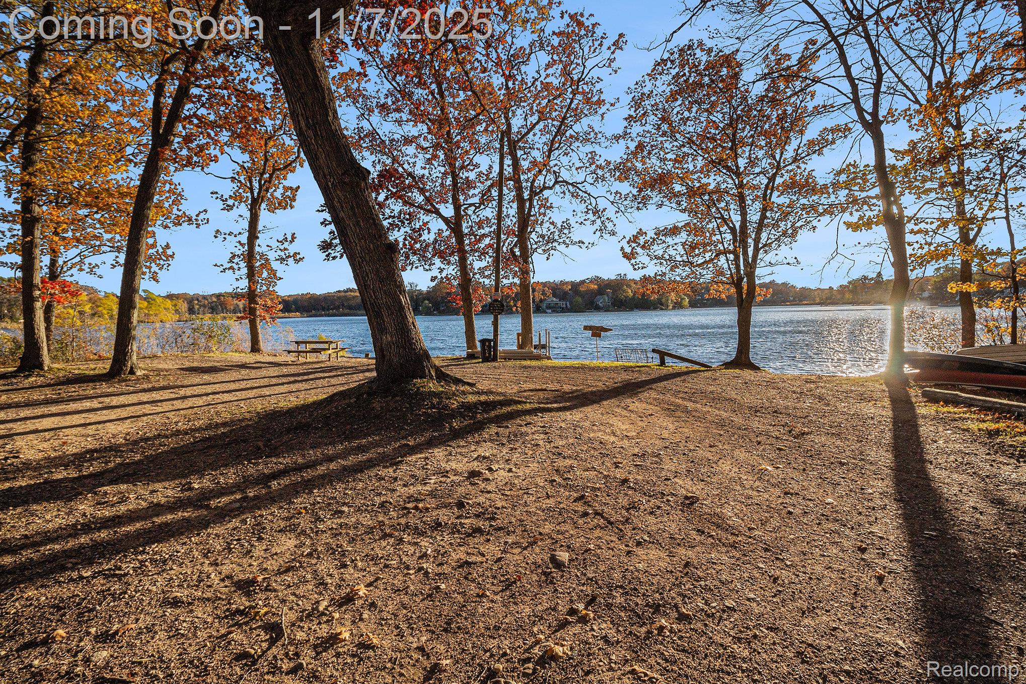 Milford Charter Township, Michigan 48380, United States, 2 Bedrooms Bedrooms, ,2 BathroomsBathrooms,Residential,Coming Soon,238924