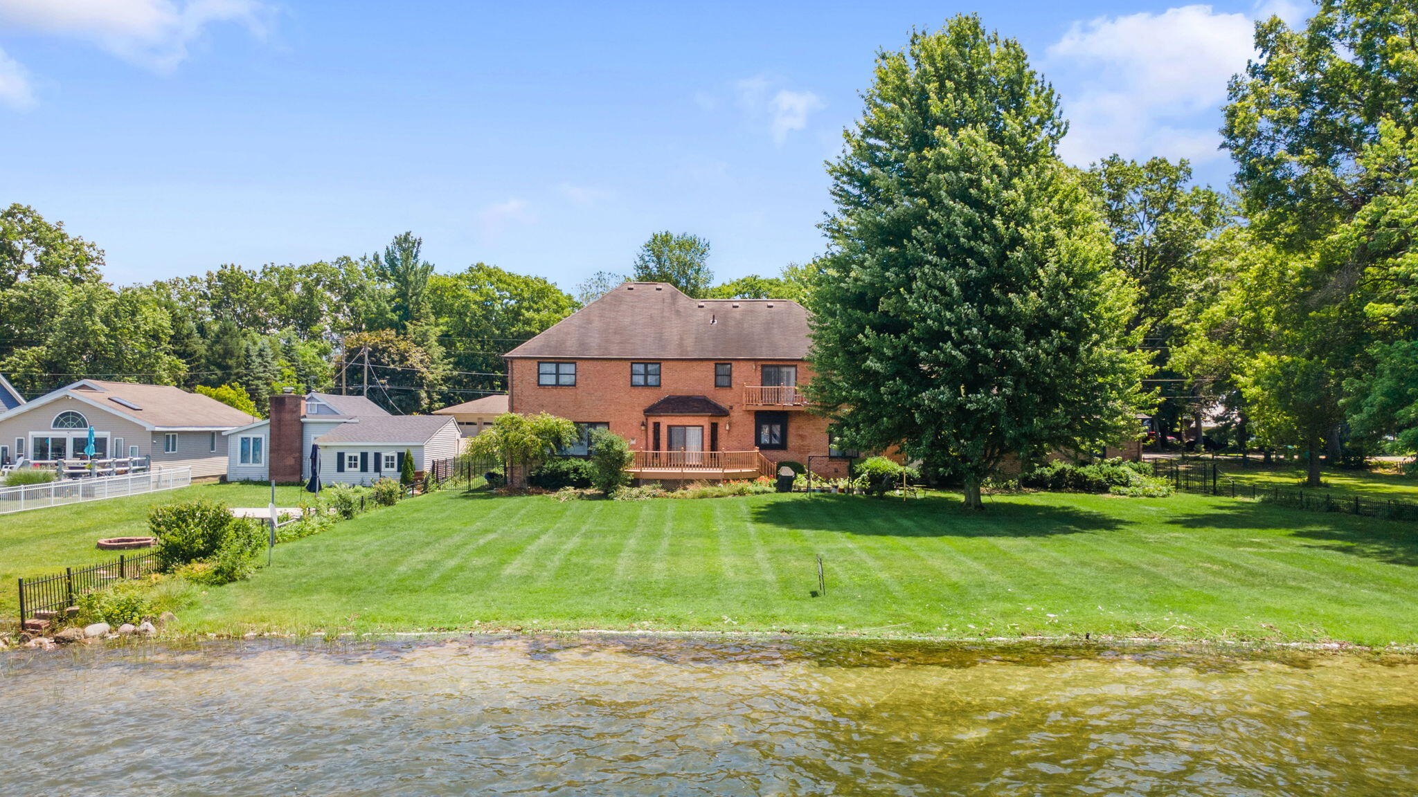 2647 Lake Shore Drive