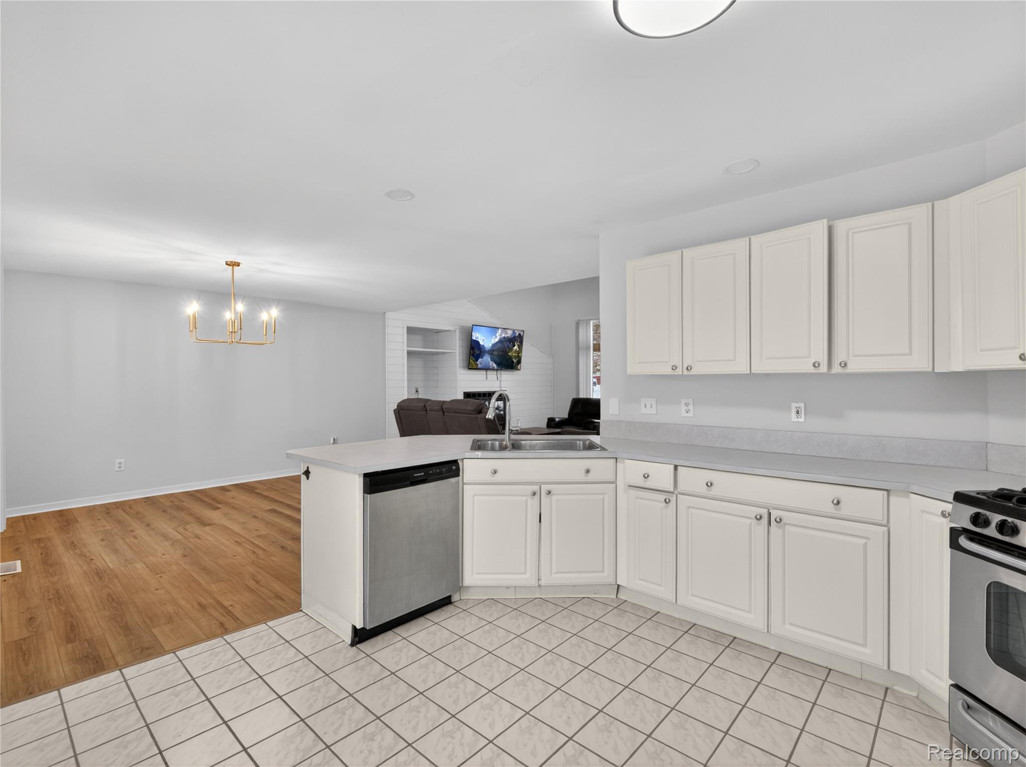 3039 Edgefield Drive