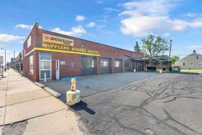 14433 W Warren Avenue Dearborn City MI 48126