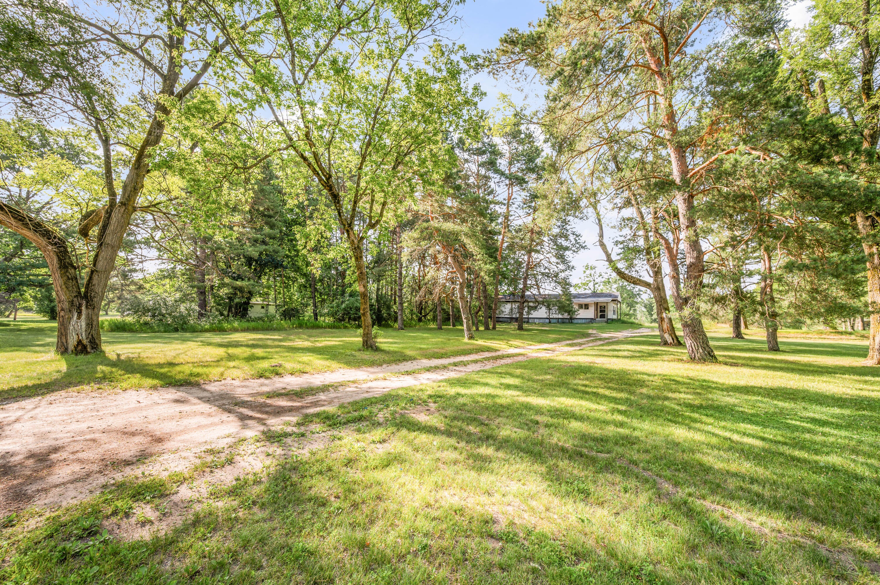 18751 16 Mile Rd