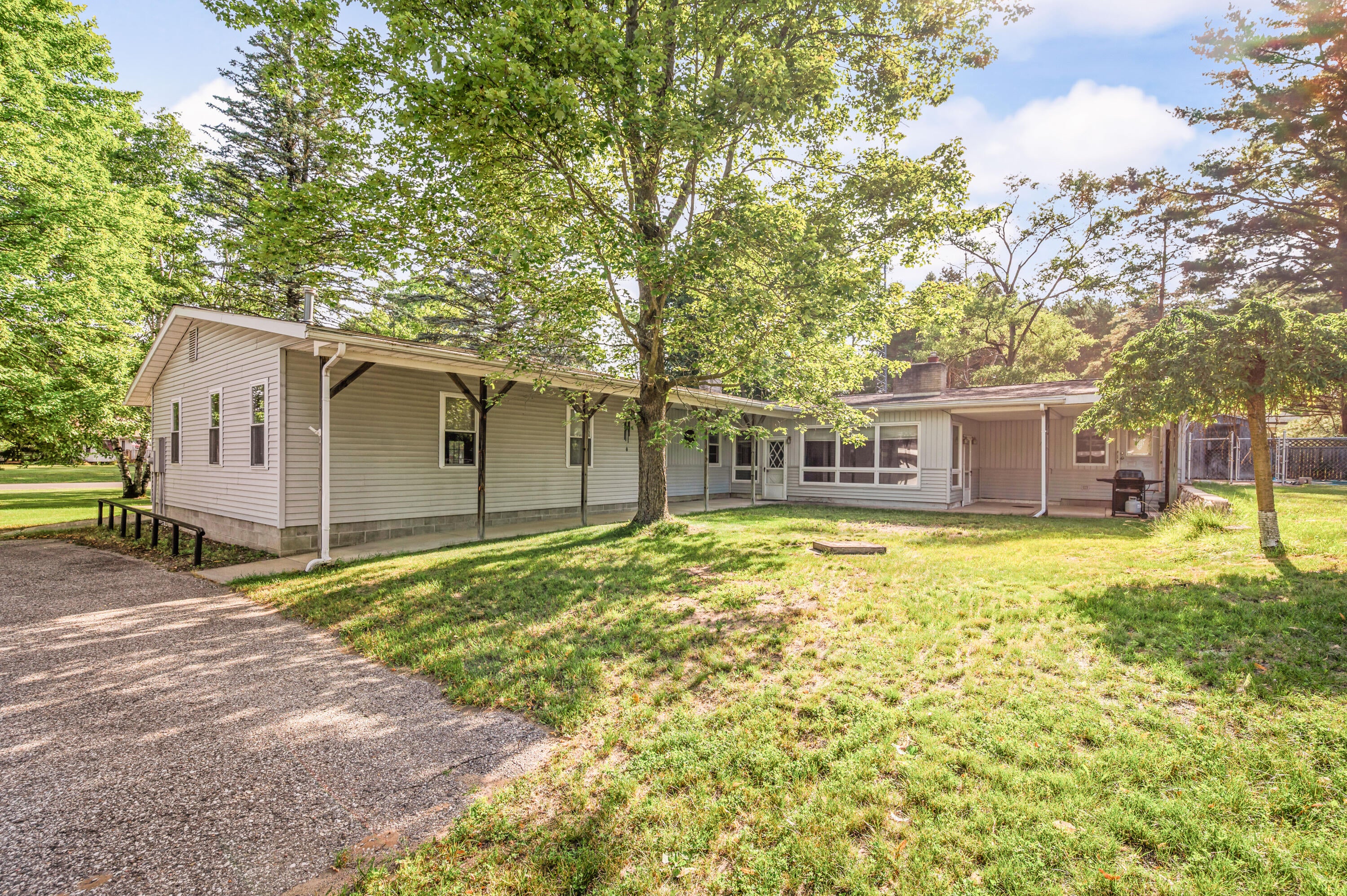 18751 16 Mile Rd