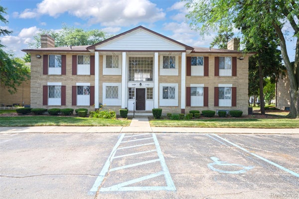 29289 HAYES RD APT F10, WARREN, MI 48088 - Image 67843d353bd4c4e38fef3ed7a003cc60/4013665740