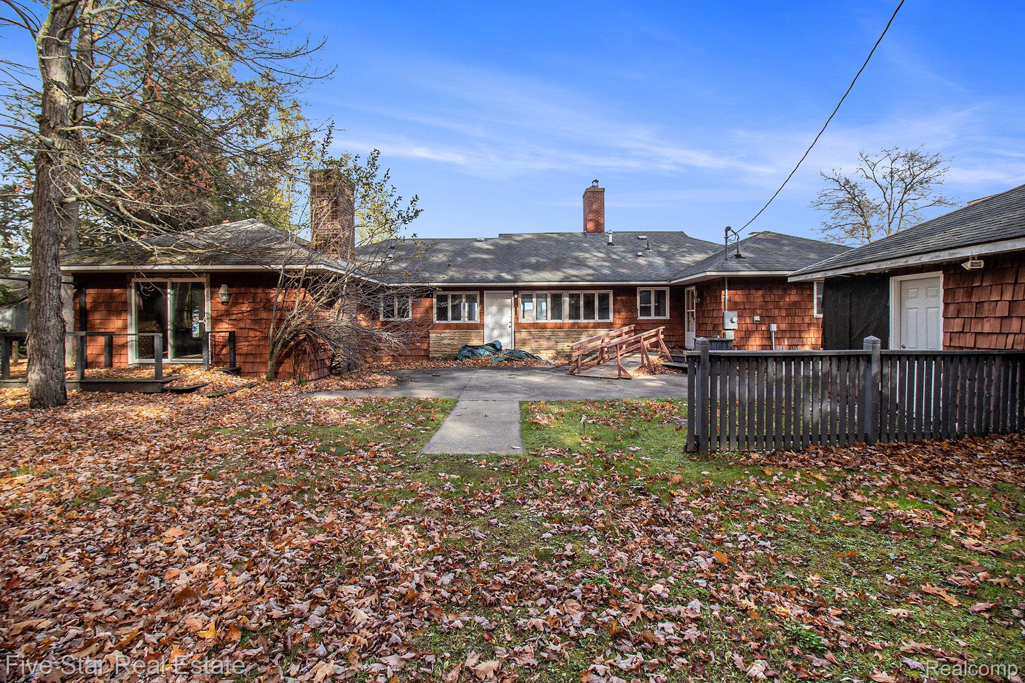 3162 Crescent Beach Road