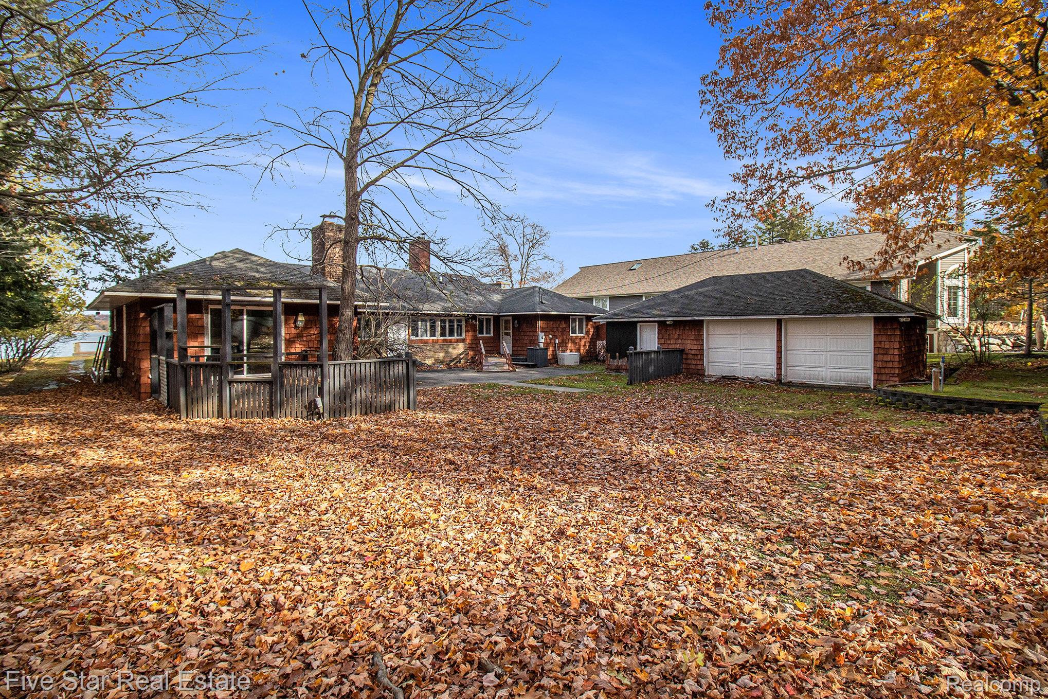 3162 Crescent Beach Road