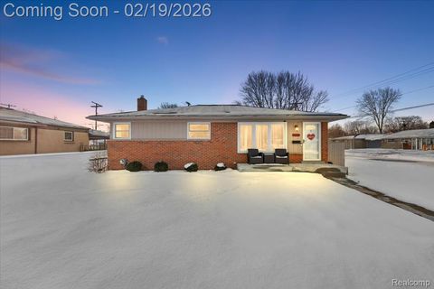 21220 Sunnyview Street Clinton Charter Township MI 48035