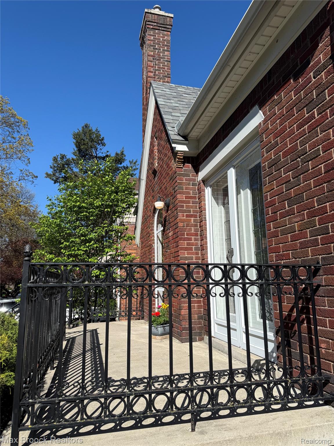 73 Amherst Road