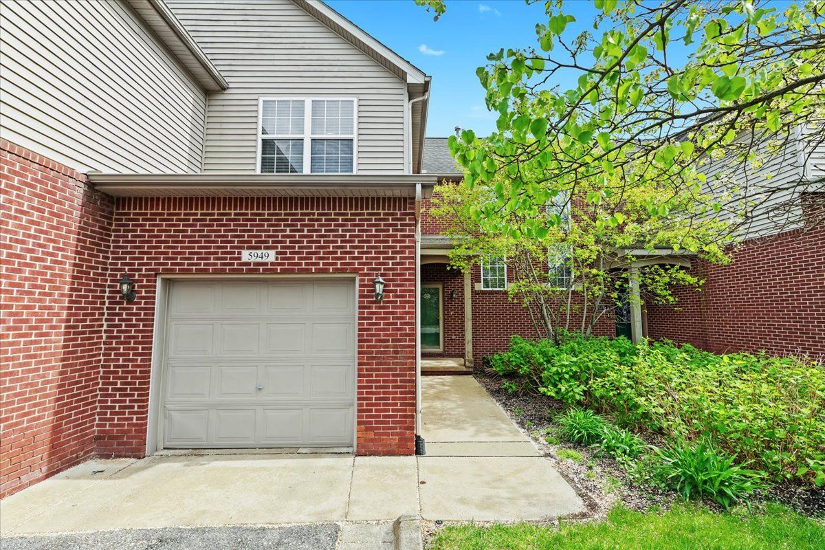 5949 HIGH POINT COURT