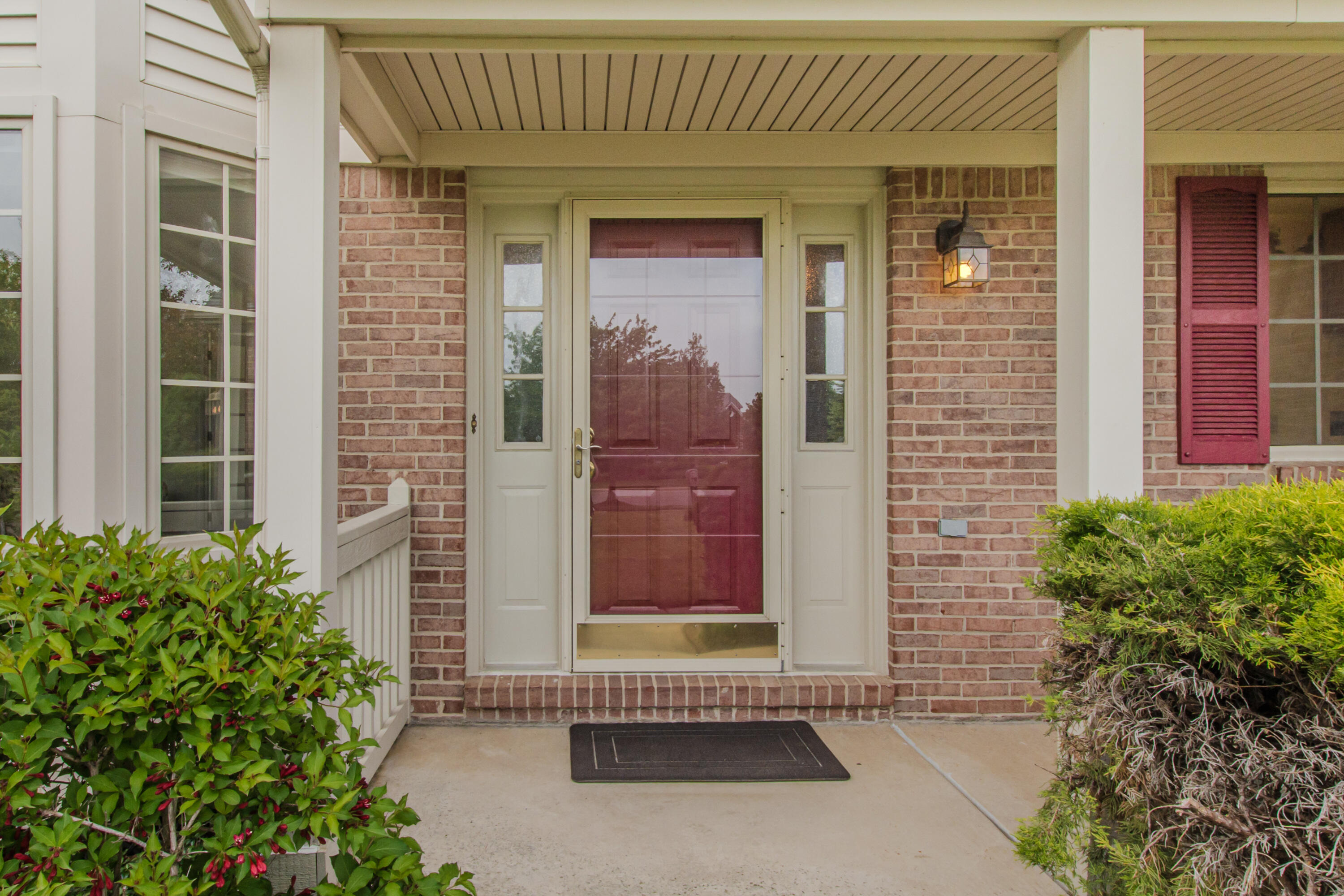 324 Redrock Court