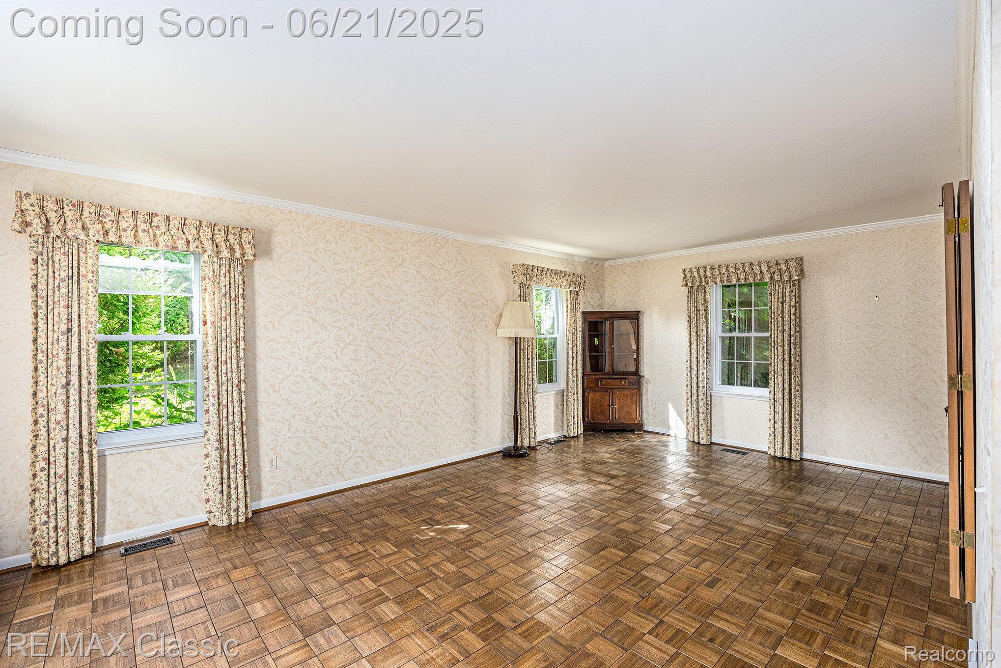 1925 Dawn Ridge Road