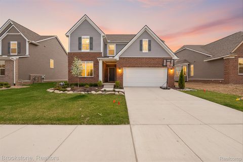 2344 Provencal Drive Commerce Charter Township MI 48382