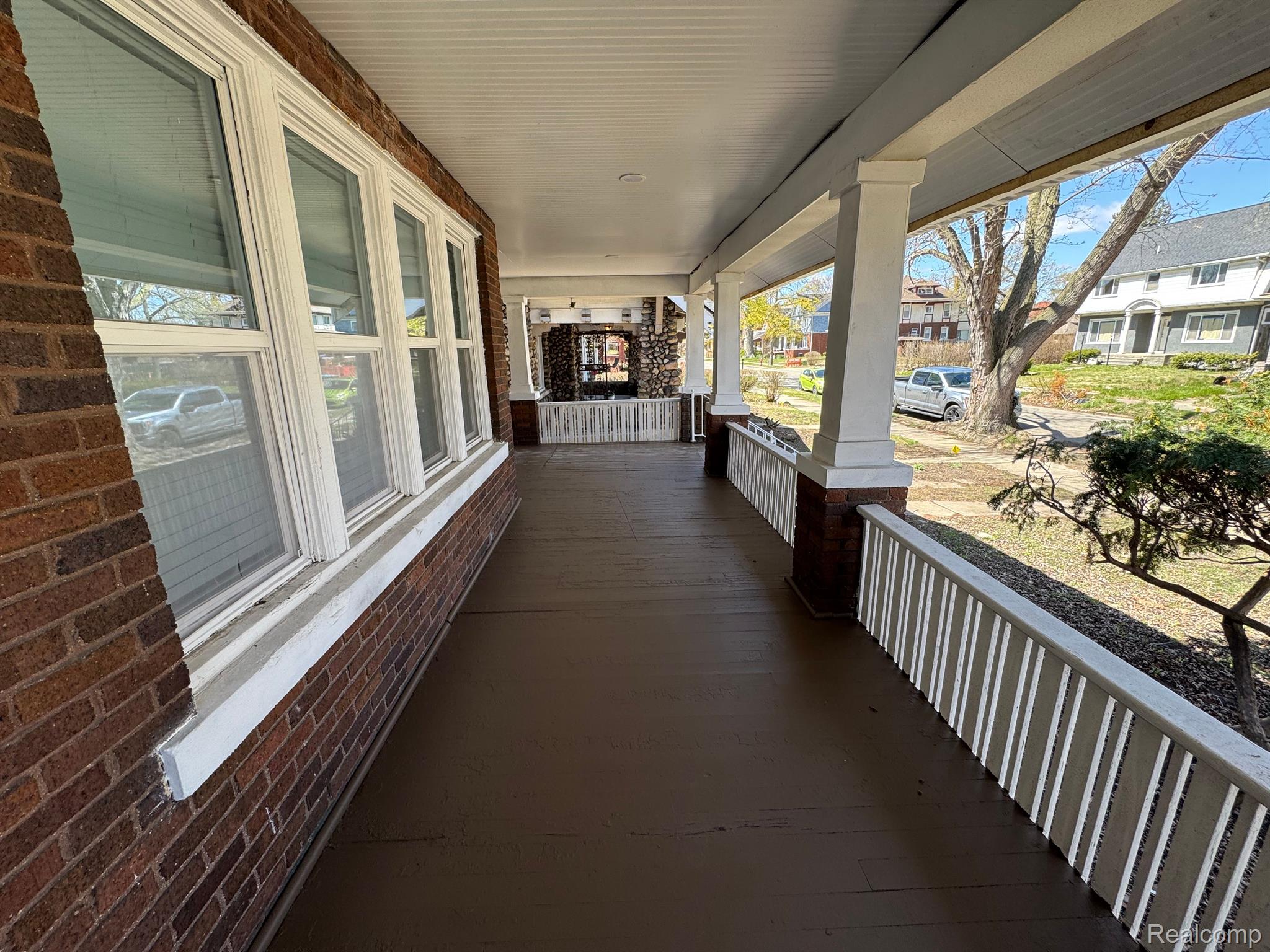 100 MASSACHUSETTS Street