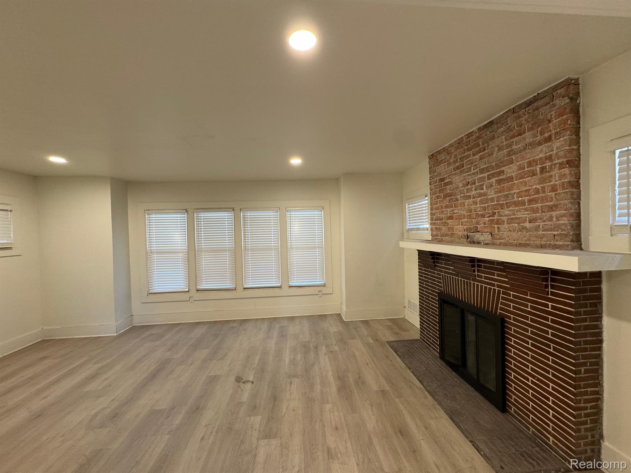 100 MASSACHUSETTS Street