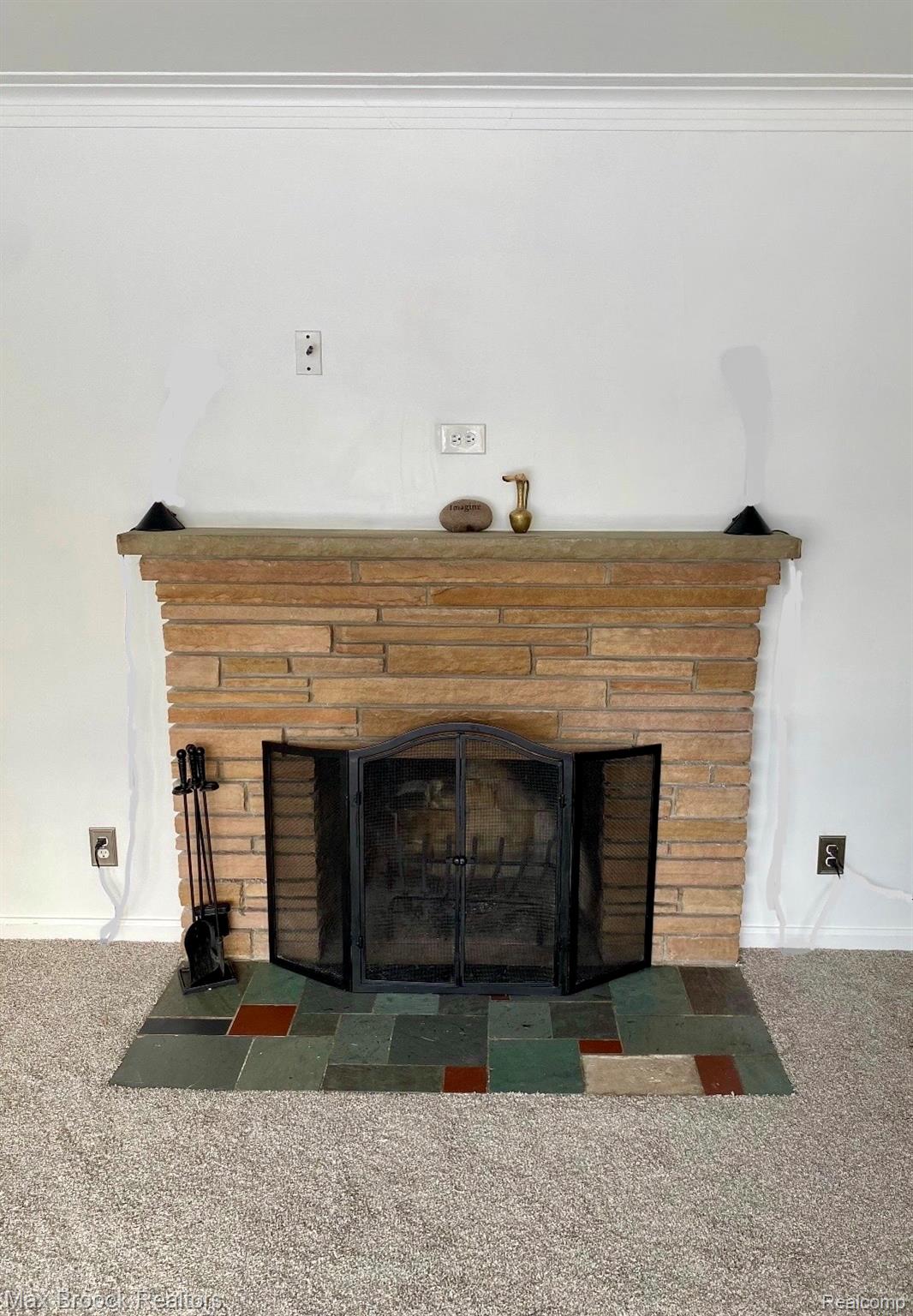 15835 Deerfield Avenue