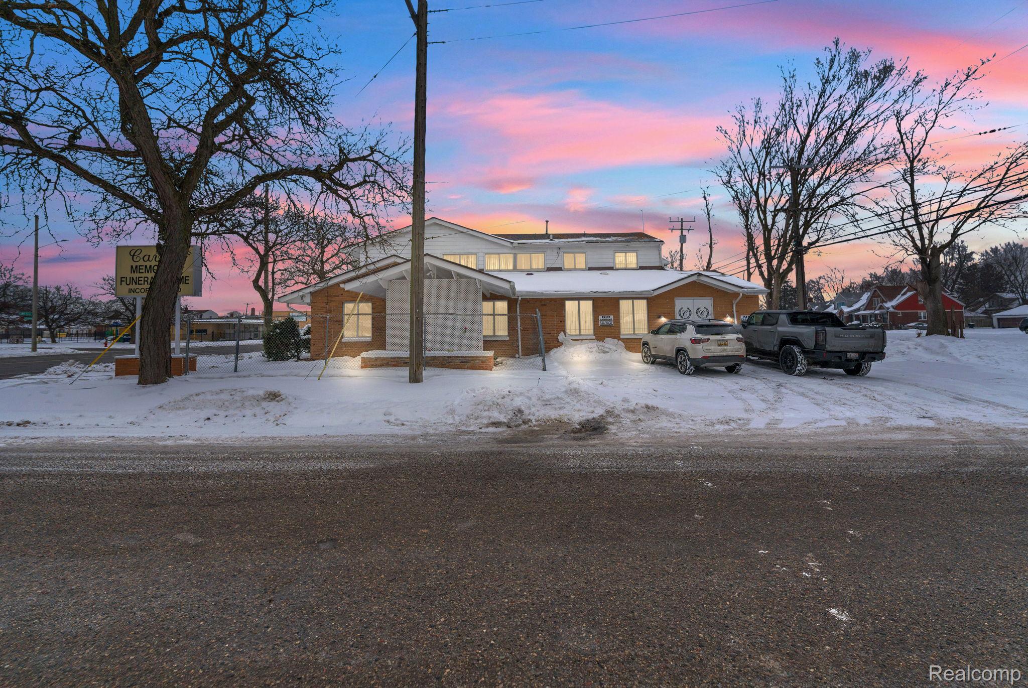 19301 Van Dyke Street