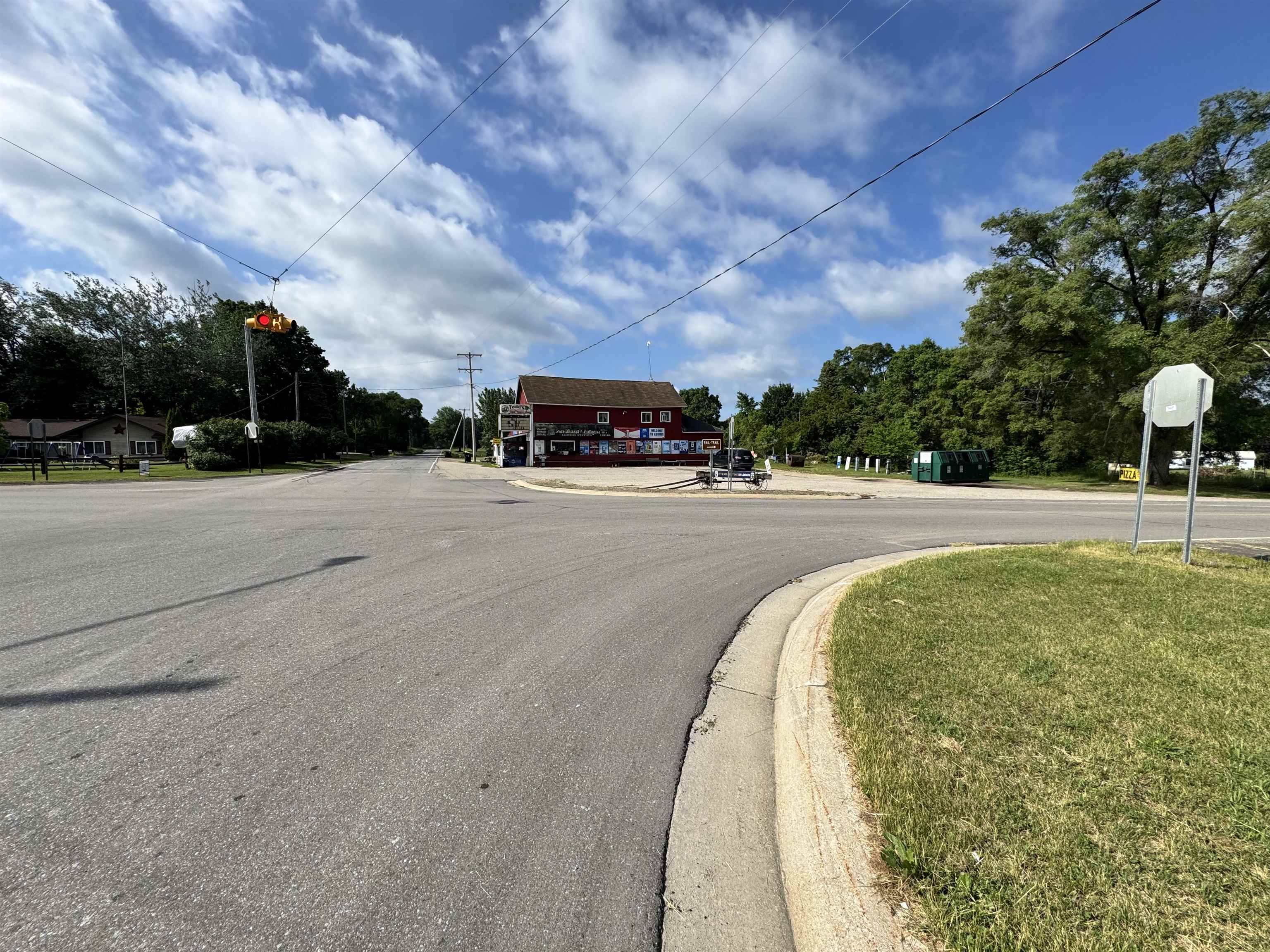 8990 E Pere Marquette