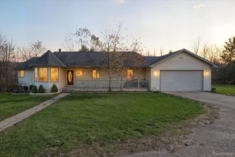 4842 Preston Road Howell City MI 48855