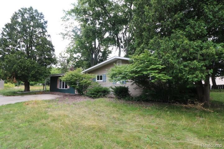 6048 N Lapeer Road
