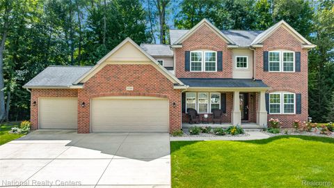 Photo of 9760 Dornoch Trail, Brighton Township, MI 48114 (MLS # 20251032486)