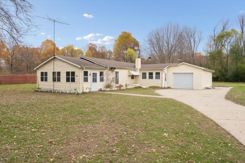 202 Overton Street Emmett Charter Township MI 49014