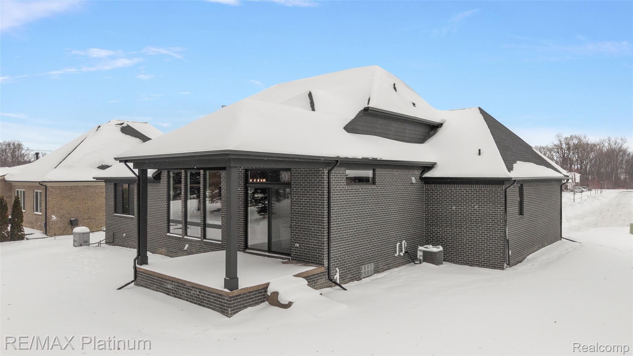 52921 Royal Park Avenue