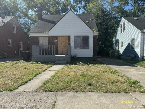 Photo of 16410 Manning Street, Detroit City, MI 48205 (MLS # 20261066735)