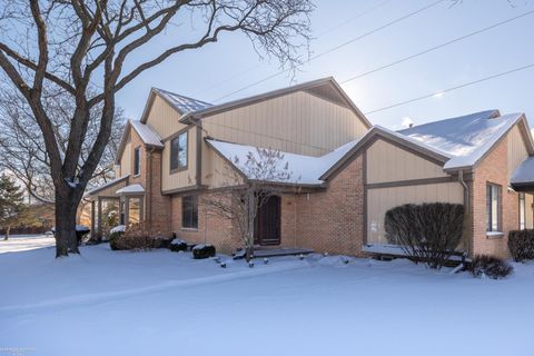 314 Meadow Bridge Drive Rochester Hills City MI 48307