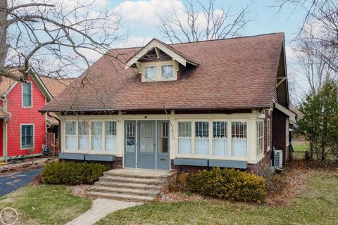 420 W 2nd Street Rochester City MI 48304