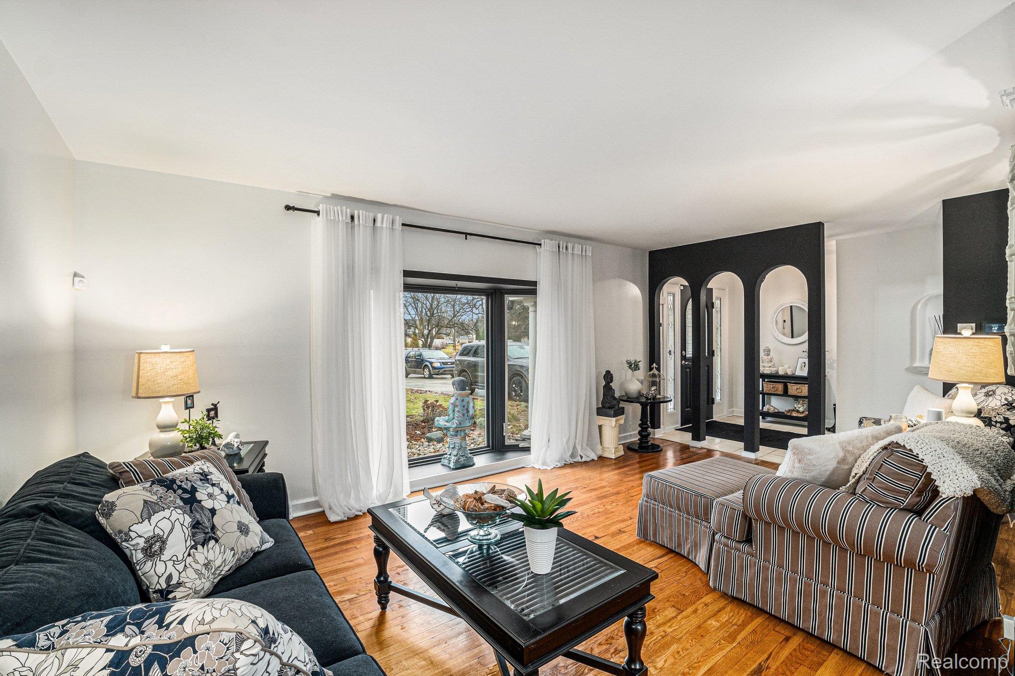 4361 Crestknoll Drive