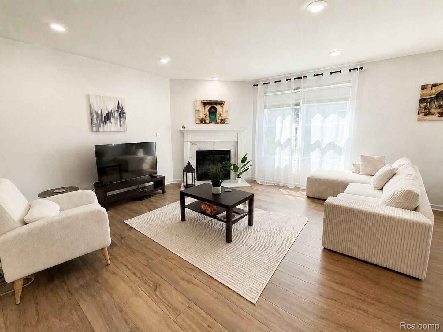 9171 Dogwood Lane