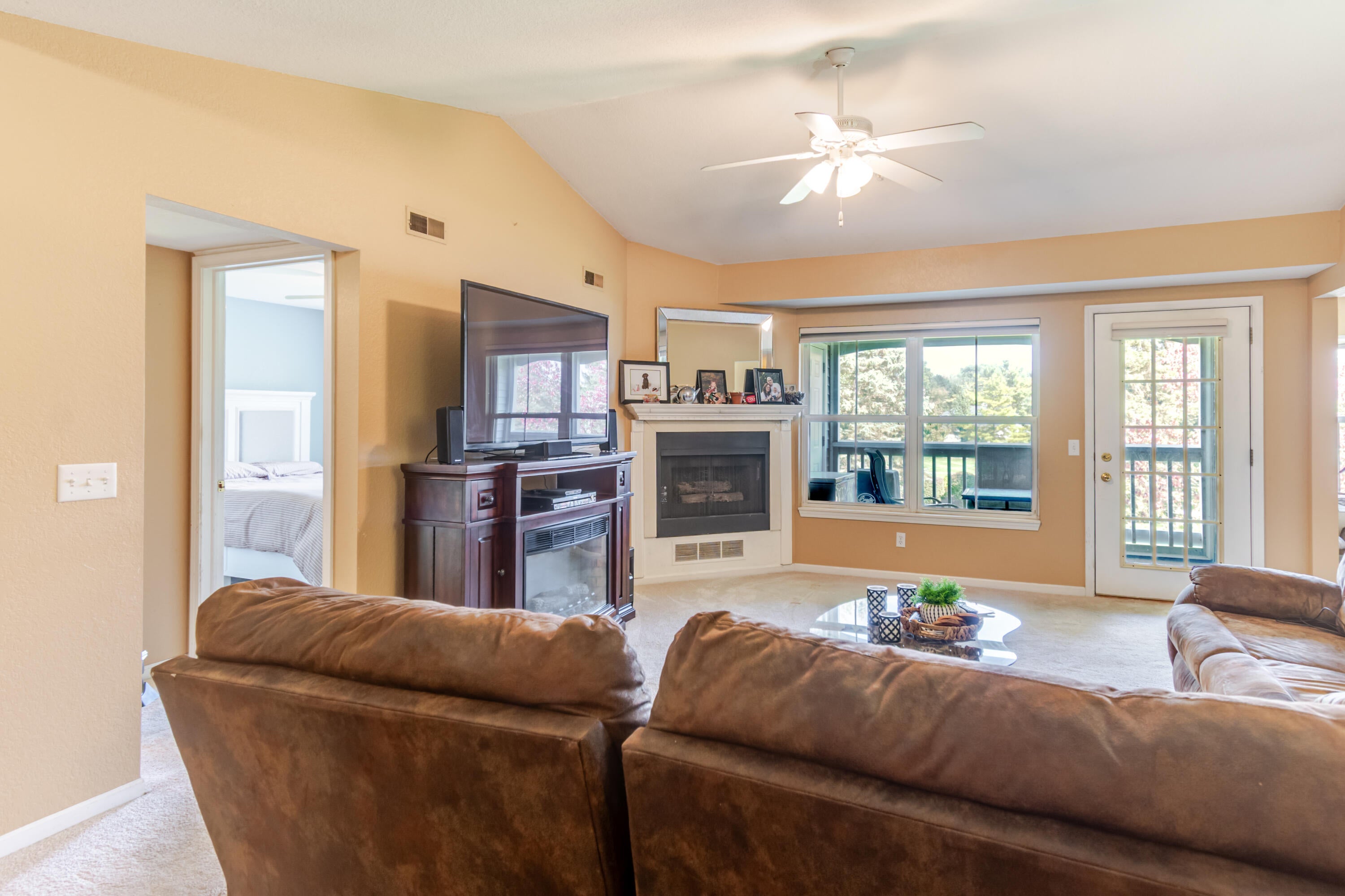 1137 Curzon Court 203