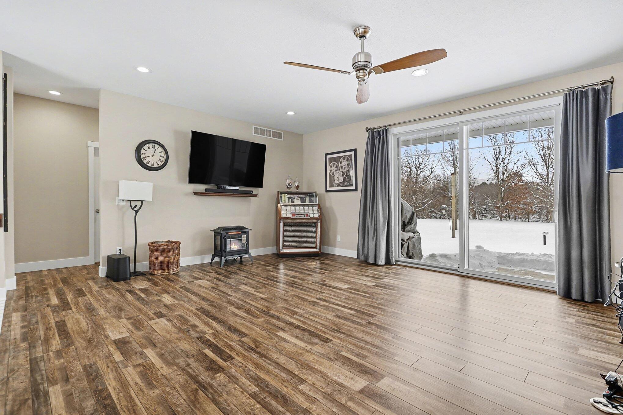 5956 Hidden Oak Avenue