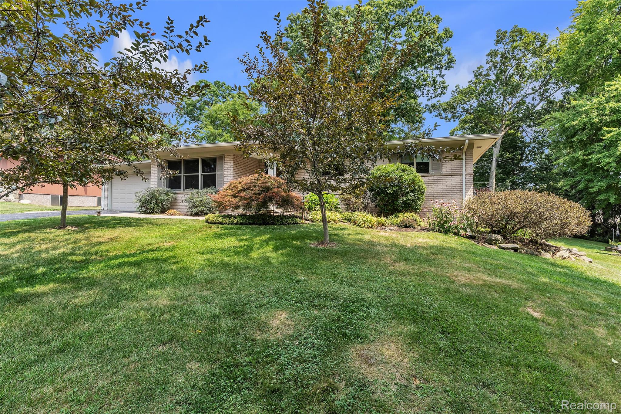 5728 Warbler Drive