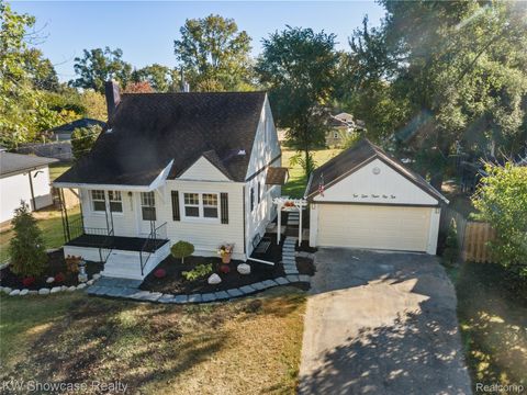 20352 Beatrice Street Livonia City MI 48152