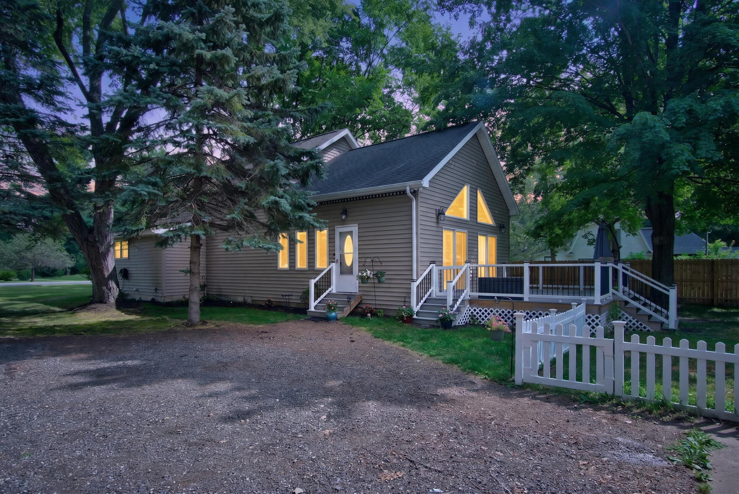 1113 Napoleon Road