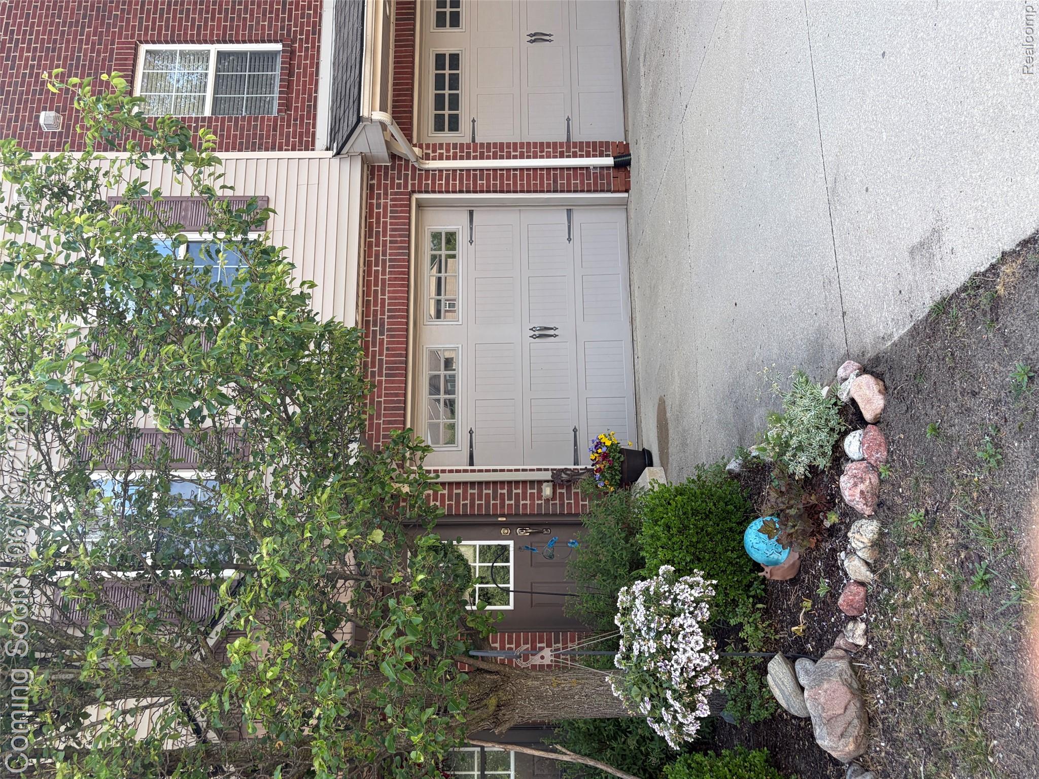 1604 Pinecroft Lane