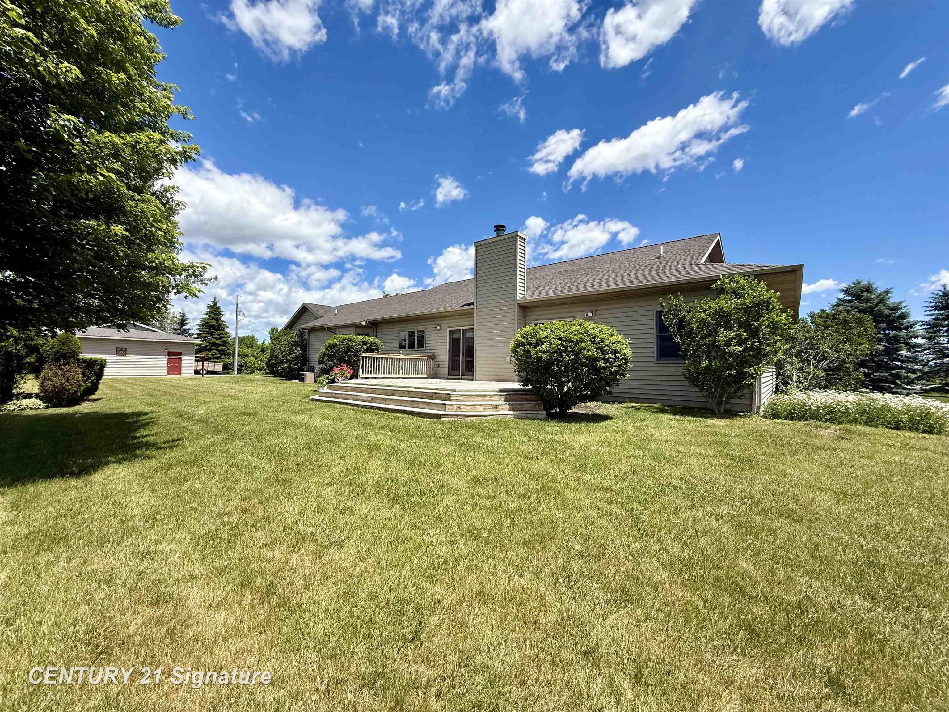 5689 Lawndale Road