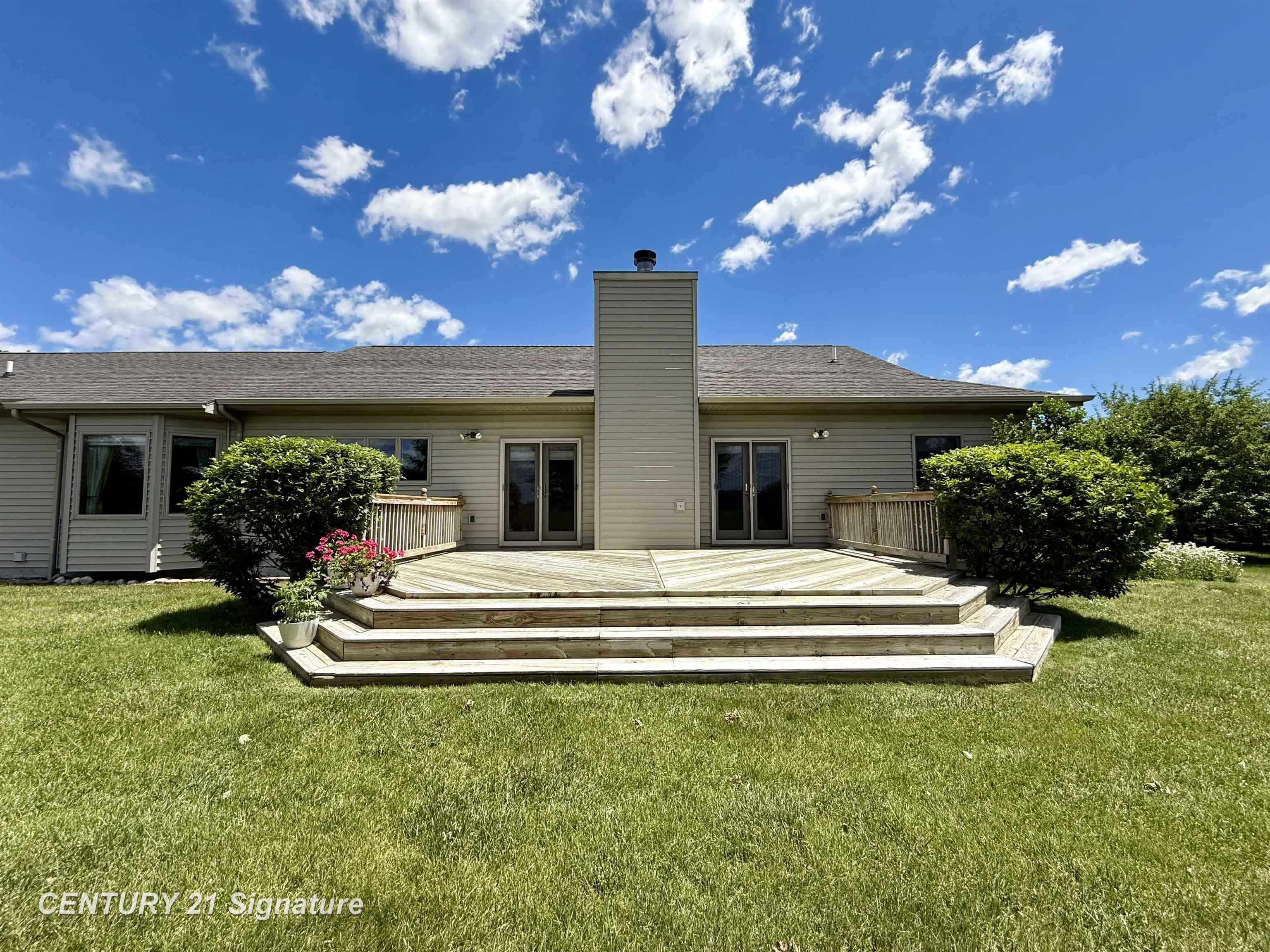 5689 Lawndale Road
