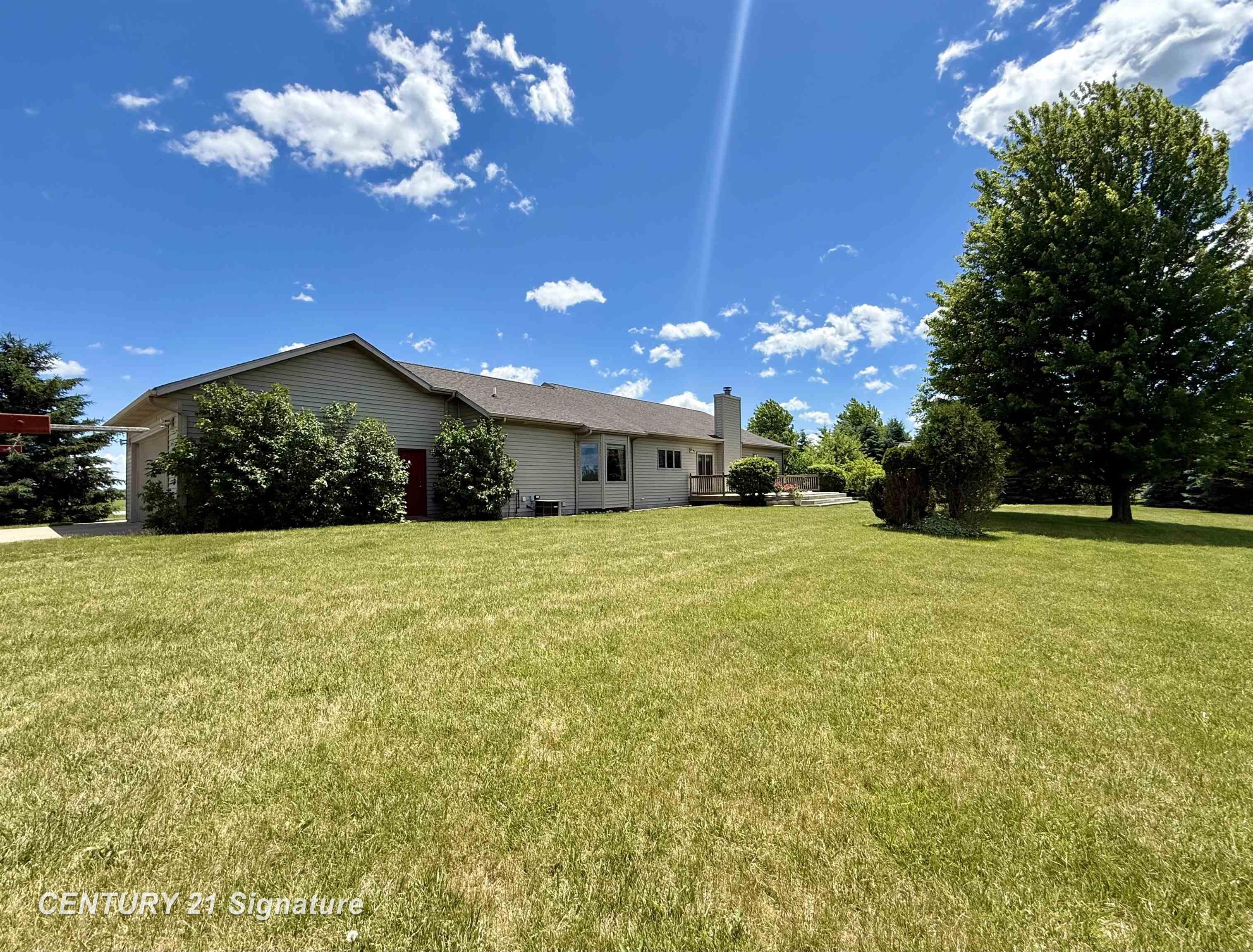 5689 Lawndale Road