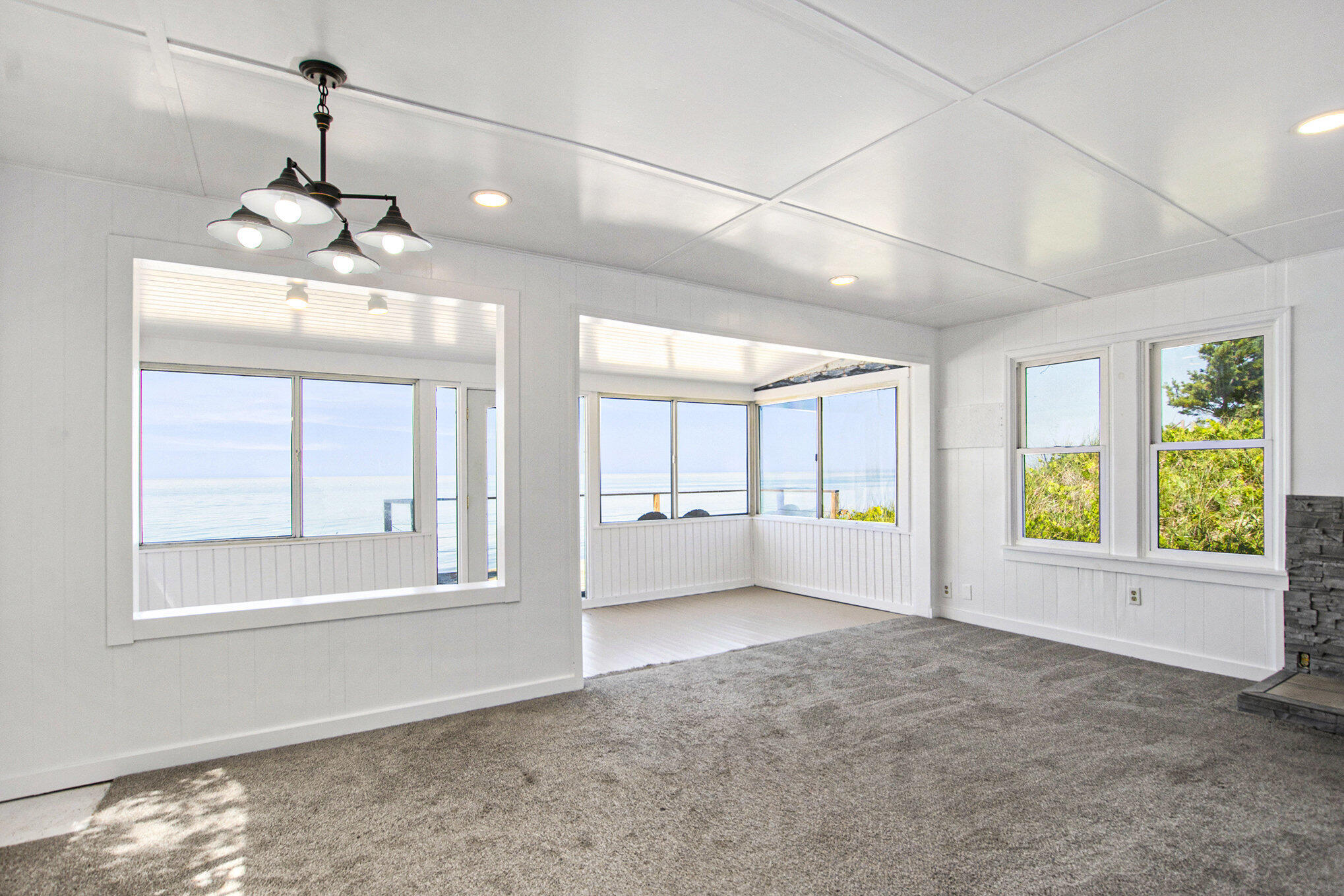 10589 Lakeshore Drive