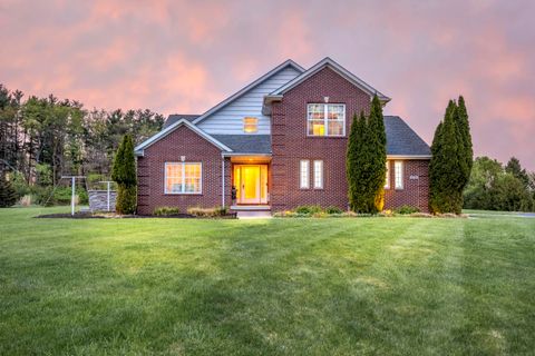 6833 Strawberry Lake Road Hamburg Township MI 48189