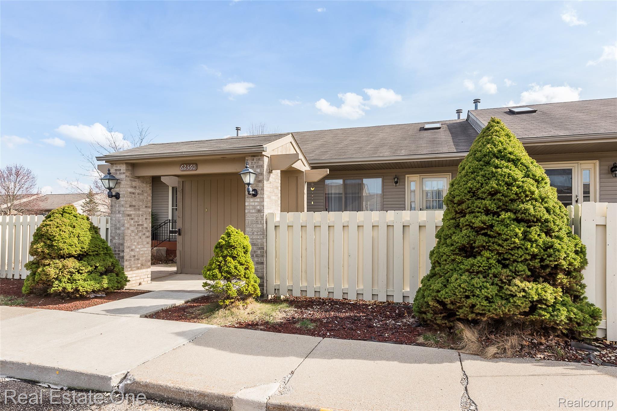 62360 Arlington Circle 2