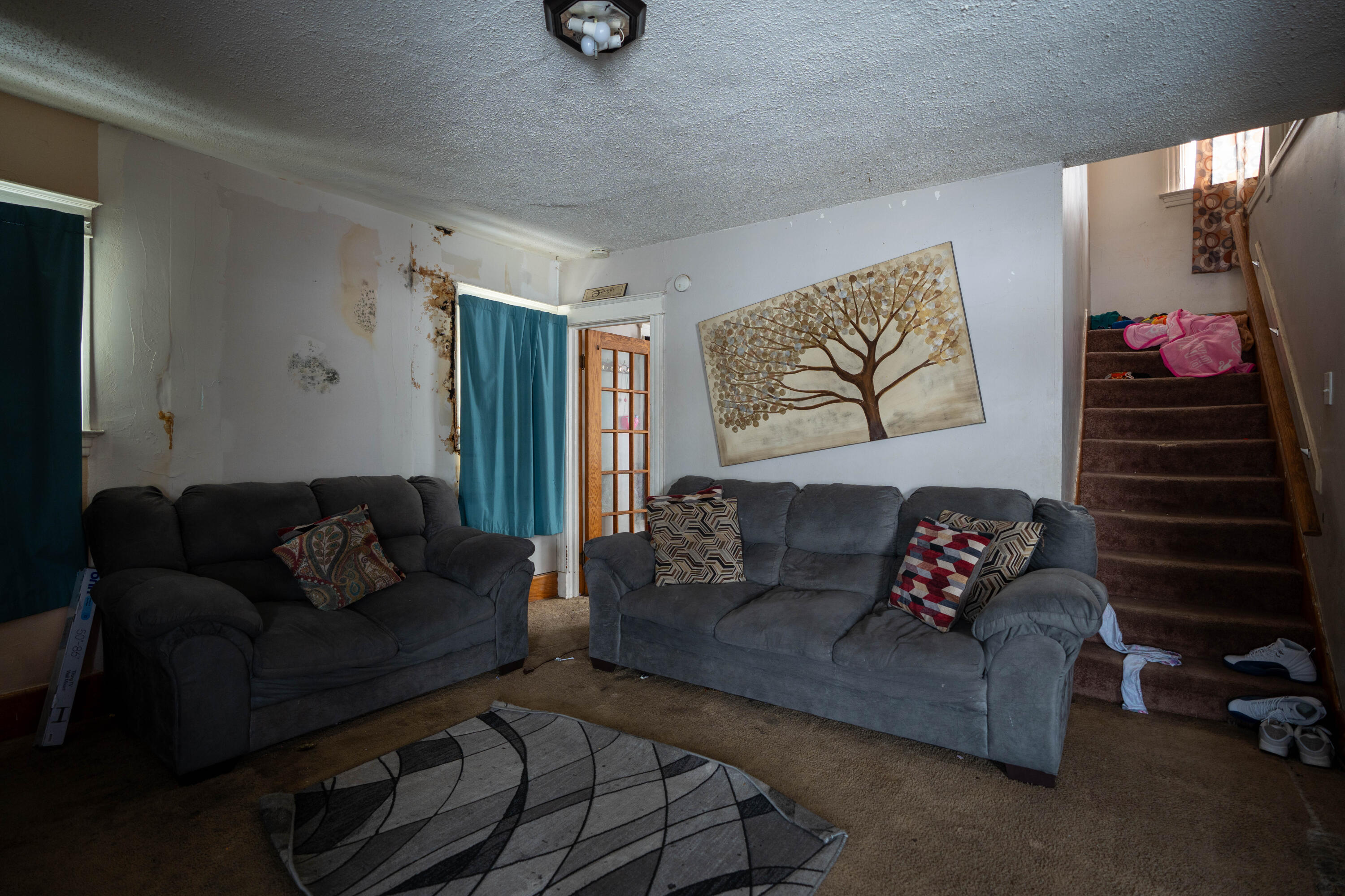 1525 W Saginaw Street